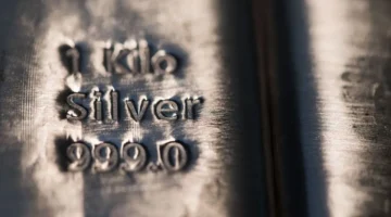 هبوط مفاجئ.. أسعار الفضة تسجل مستويات جديدة بعد موجة بيع واسعة لجني الأرباح